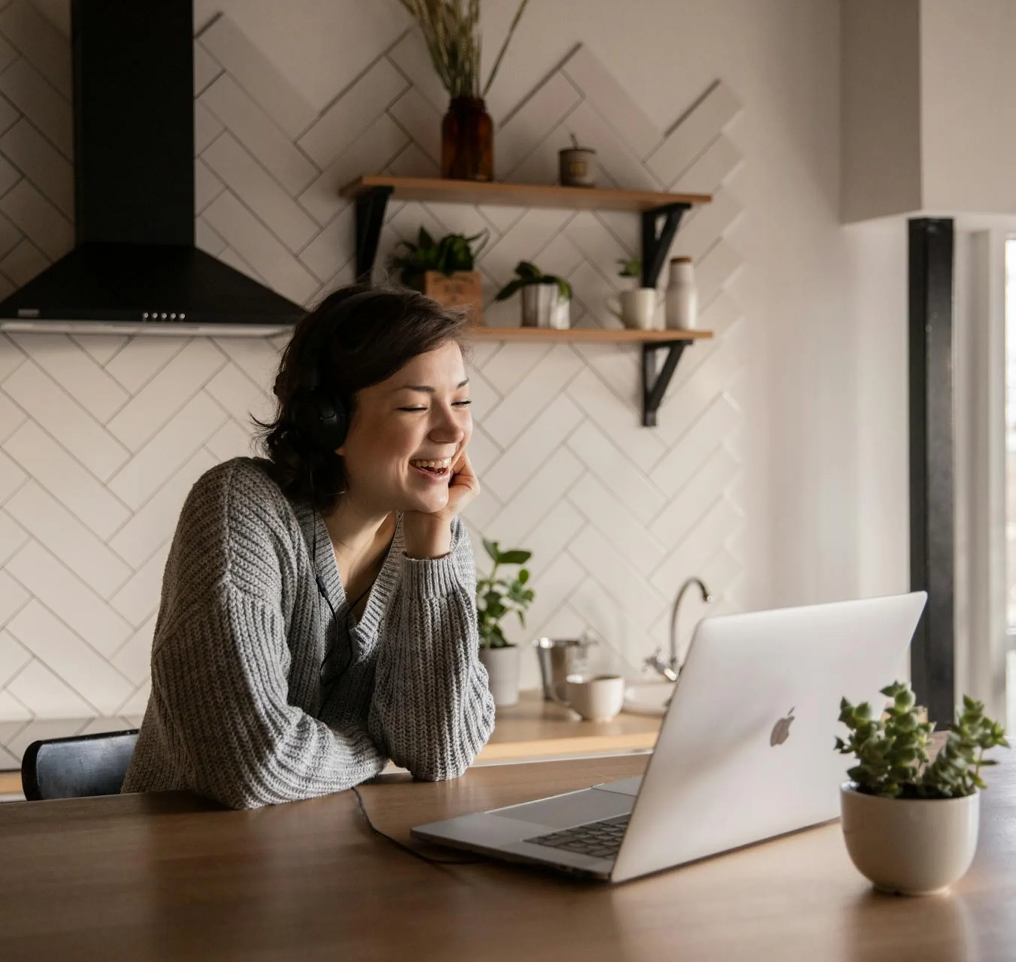 Patient on a video call during a free Acuvision assessment